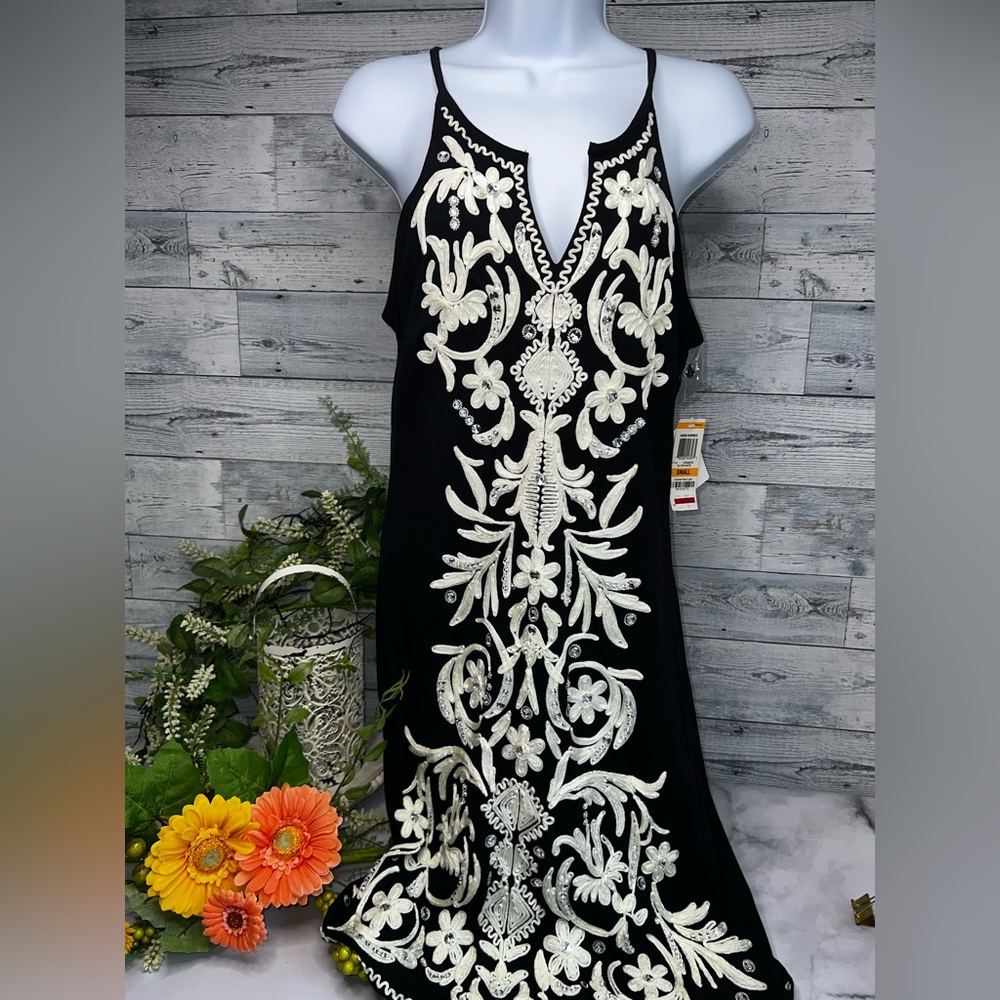 INC Black and white sleeveless dress fully lines NWT Size small.